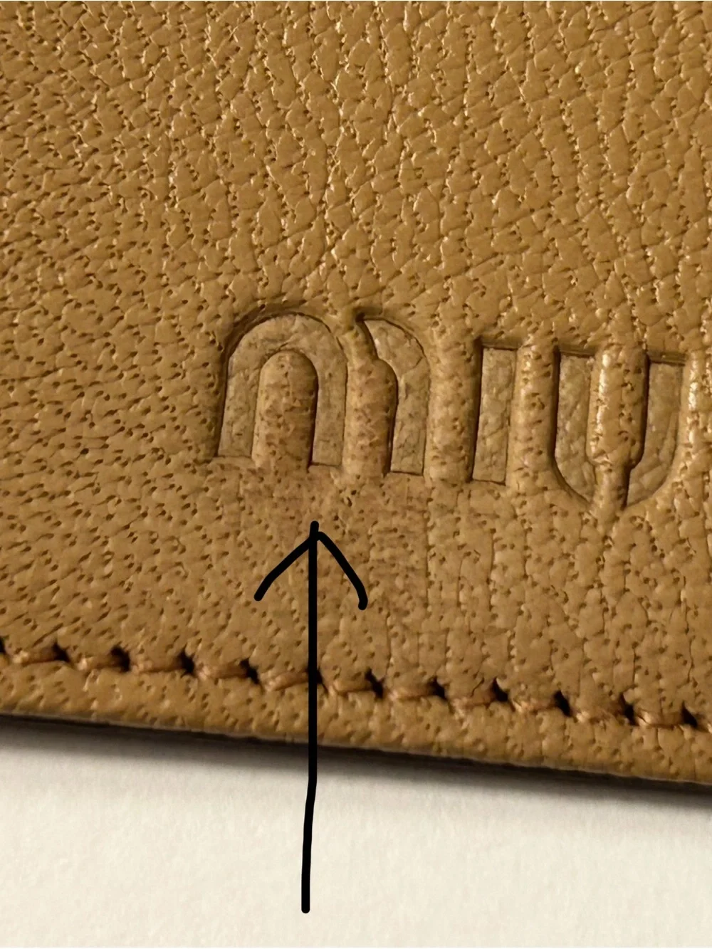 Miu Miu Portafoglio Cammello Pebbled Sheepskin Leather Tan Bifold Wallet 5M0751